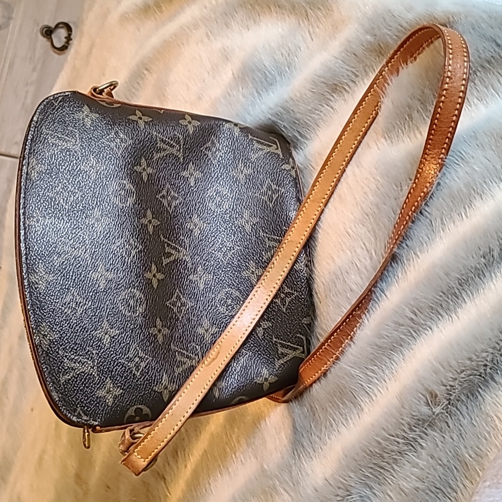 Authentic Louis Vuitton Monogram Drouot Cross Body Shoulder Bag